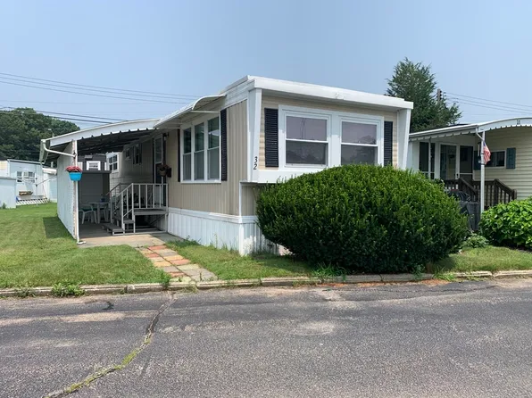 131 Washington St Trlr 32, Foxboro, MA 02035