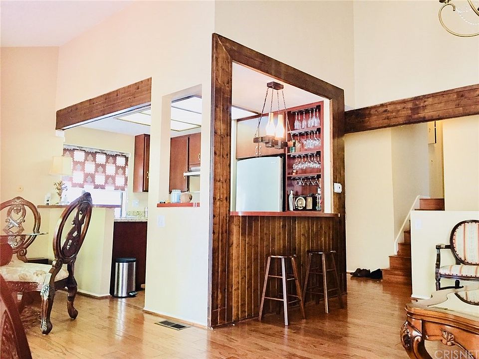 1st image of 21545 Erwin St Unit 100