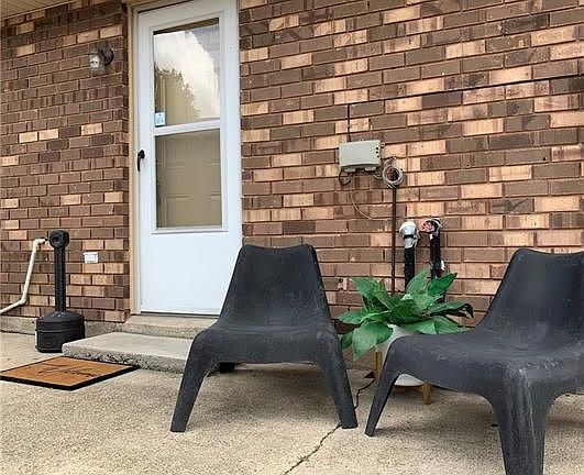 5th image of 221 E Prosper St