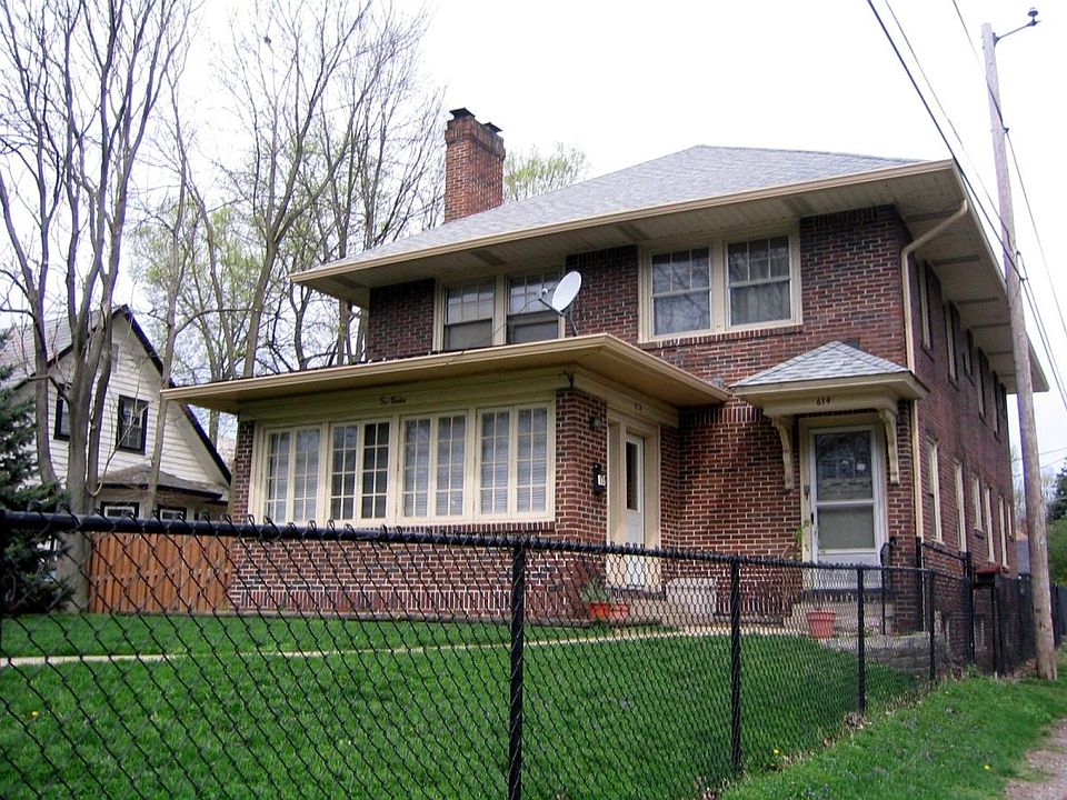 1st image of 612 E 46th St
