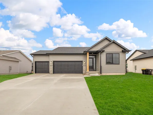 1380 Cedar St, Waukee, IA 50263