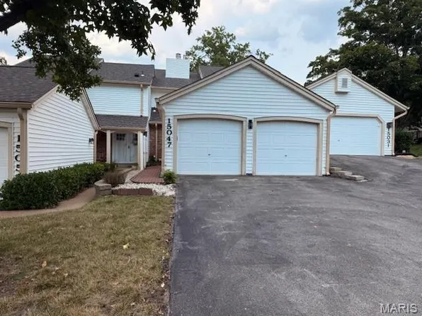 15047 Green Circle Dr, Chesterfield, MO 63017