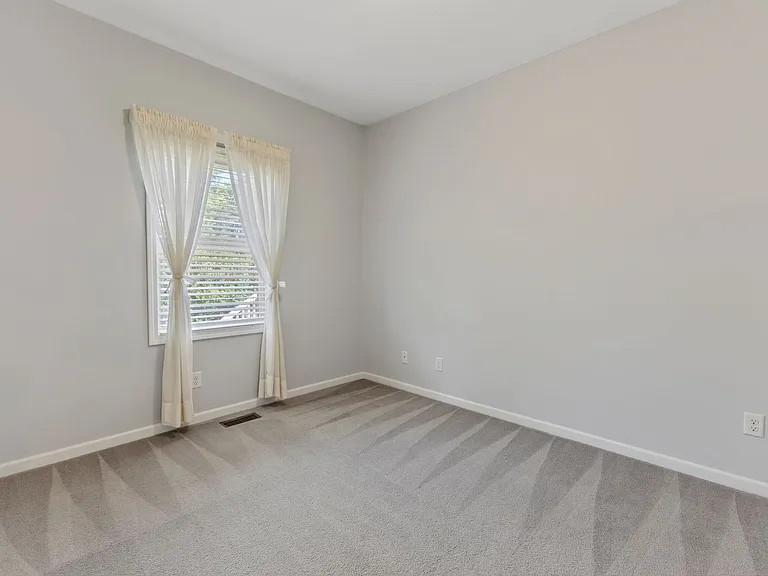 2419 Destiny Ct E — Photo 10