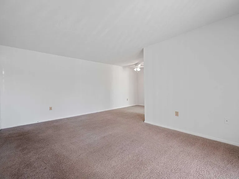 Foxridge Apartment Homes — Photo 240