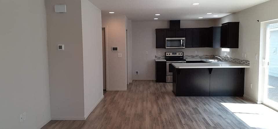 2nd image of 529 NE 137th Ave