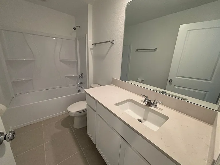 1318 Belle Isle Ln — Photo 7