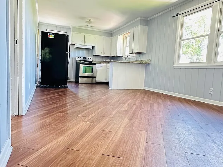 2718 Donna Hill Dr #A — Photo 2