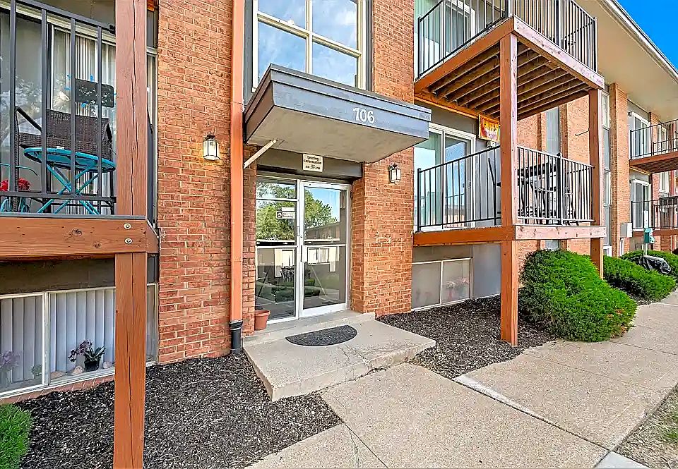 1st image of 702 SW 15th St #201c02dda