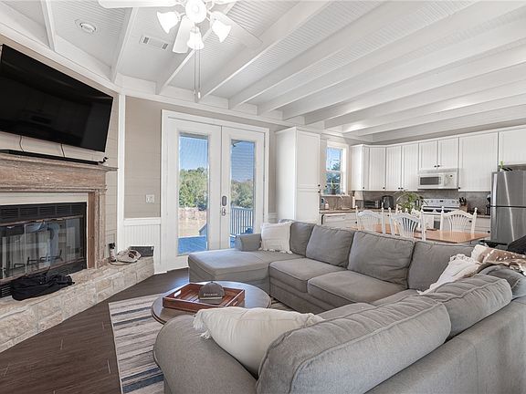 3rd image of 5867 Stone Creek Dr