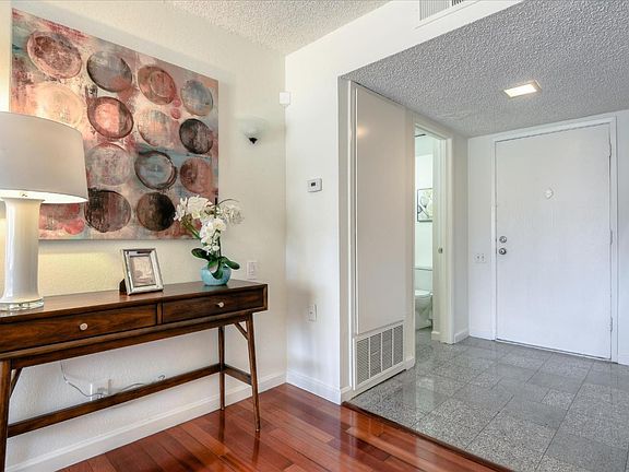 2nd image of 137 Sierra Mesa Dr