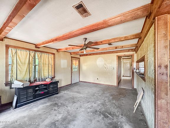 5th image of 585 Carson Bunker Hill Rd