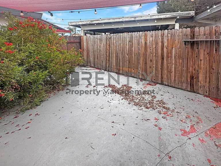 1560 Church St #B — Photo 13