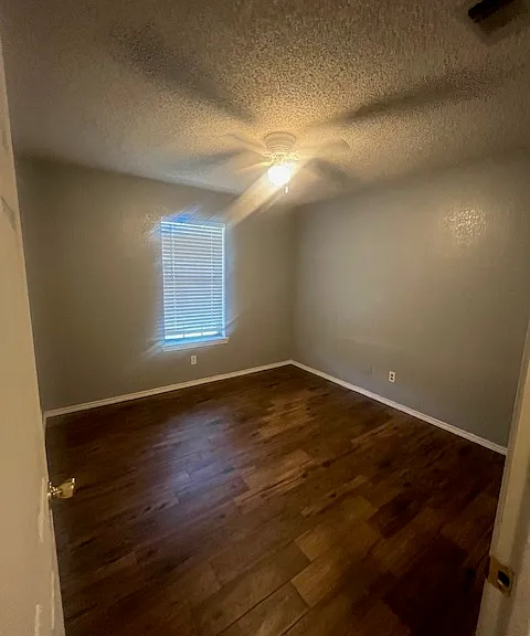409 Walnut Creek Dr — Photo 23