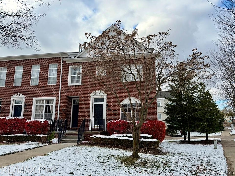 1st image of 43203 Strand Dr