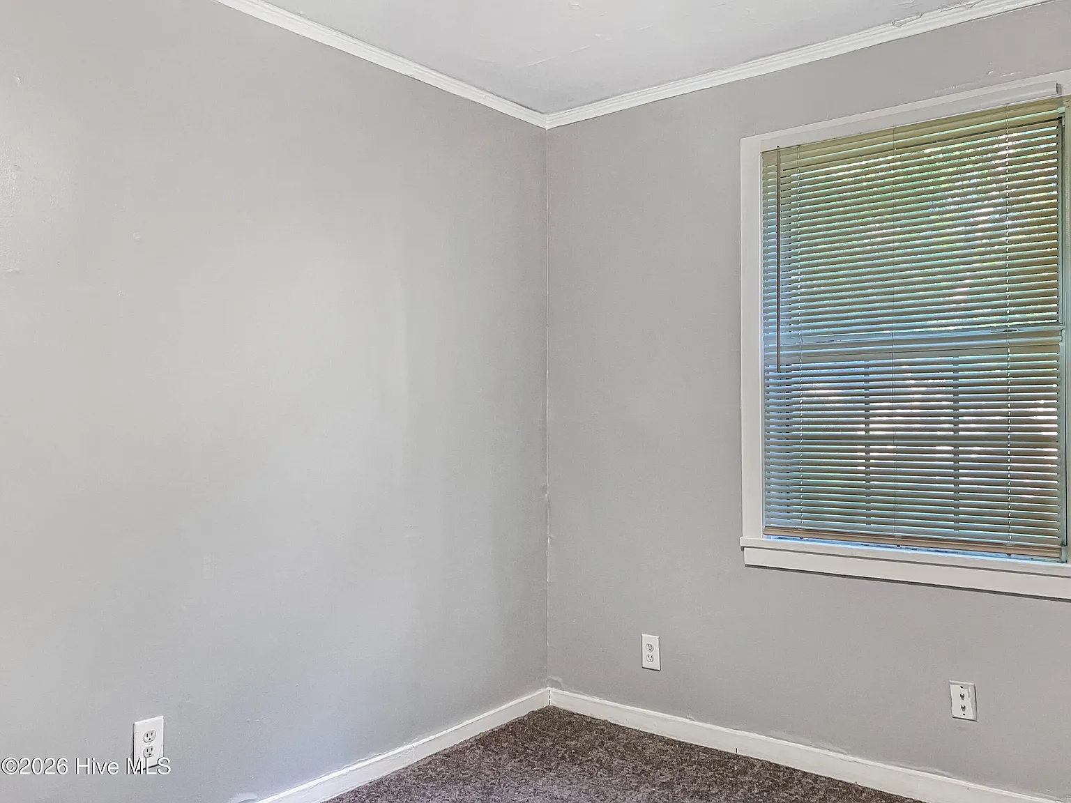 3 bed, 1.0 bath, 1025 sqft, $1,390 — Photo 4