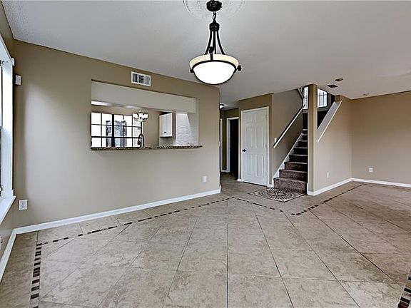 2nd image of 2519 Townsquare Dr