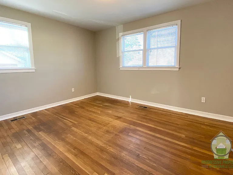 25 Crystal Ave — Photo 5