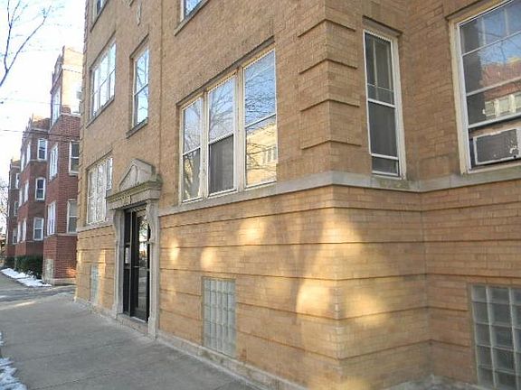 4th image of 3721 W Cullom Ave #3