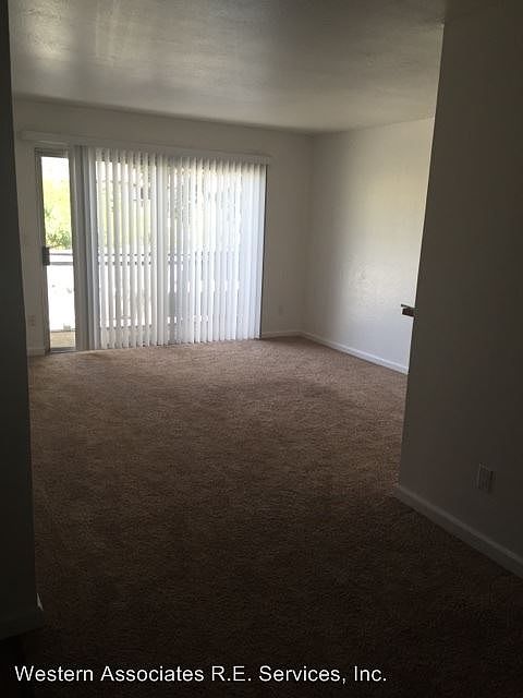 2nd image of 834 Hanover St APT 3