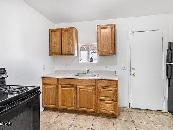 3rd image of 412 W 9th St