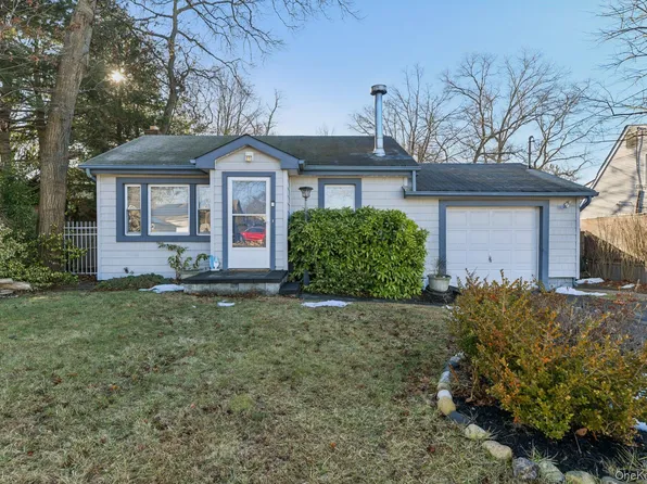60 Green Avenue, Patchogue, NY 11772