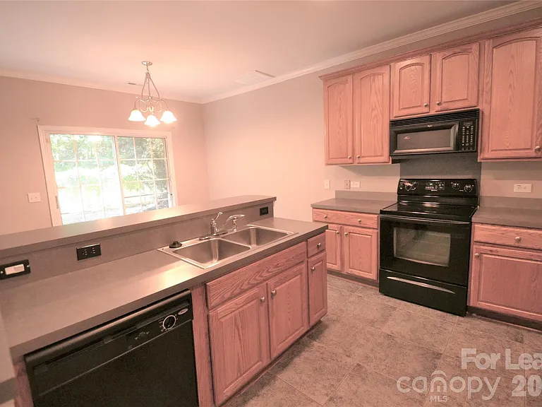 16512 Kettlewell Ln — Photo 11