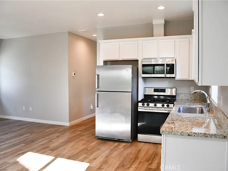 132 S Lime St — Photo 8