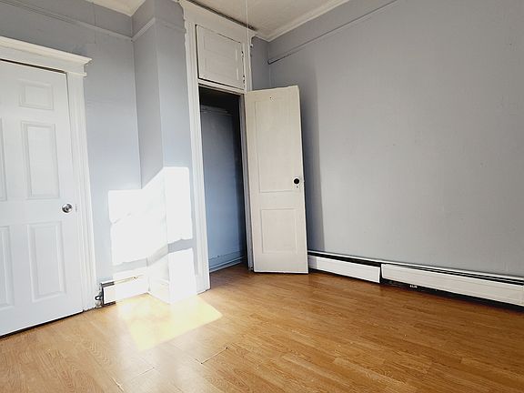 2nd image of 9.5 Grant Ave #3L