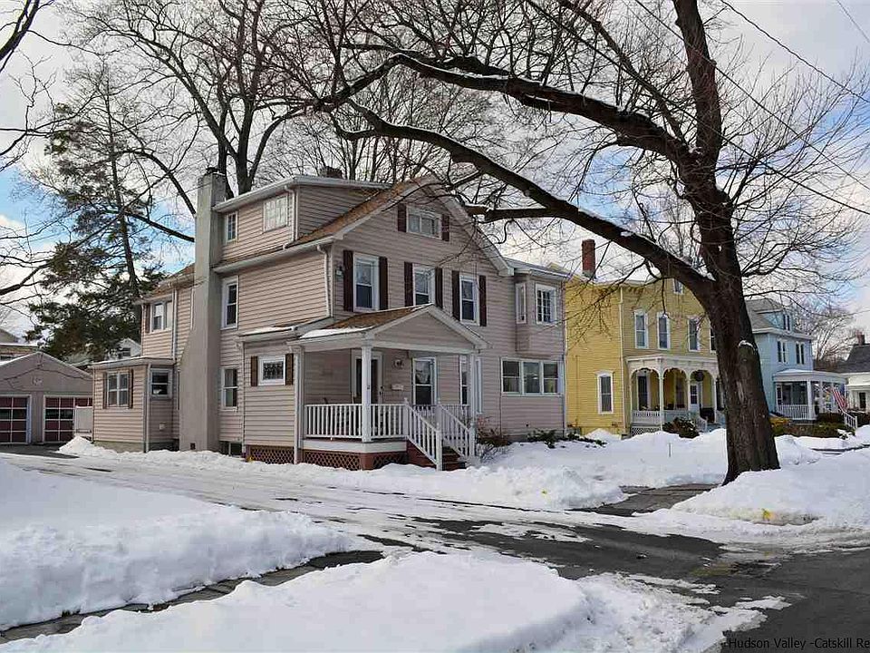 1st image of 40 John St