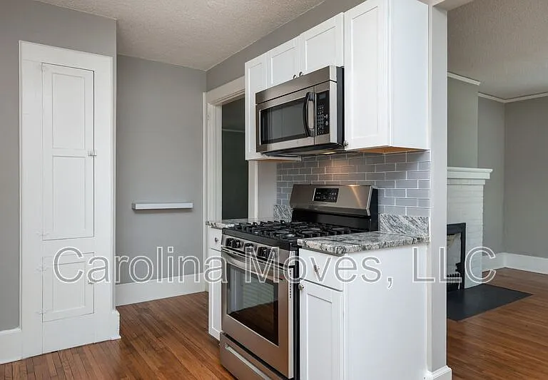 306 Powell St — Photo 9