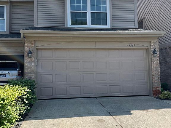 3rd image of 43865 Stoney Ln