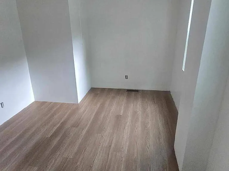 1327 N Elm St #A — Photo 4