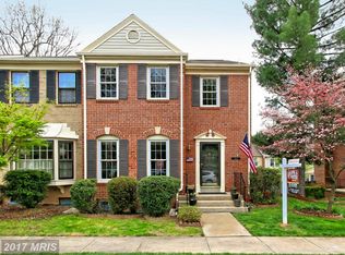 4920 Carriagepark Rd, Fairfax, VA 22032