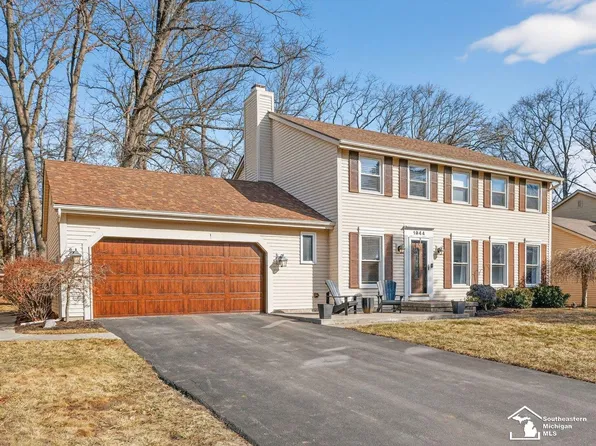 1944 Stoneybrook Ln, Temperance, MI 48182