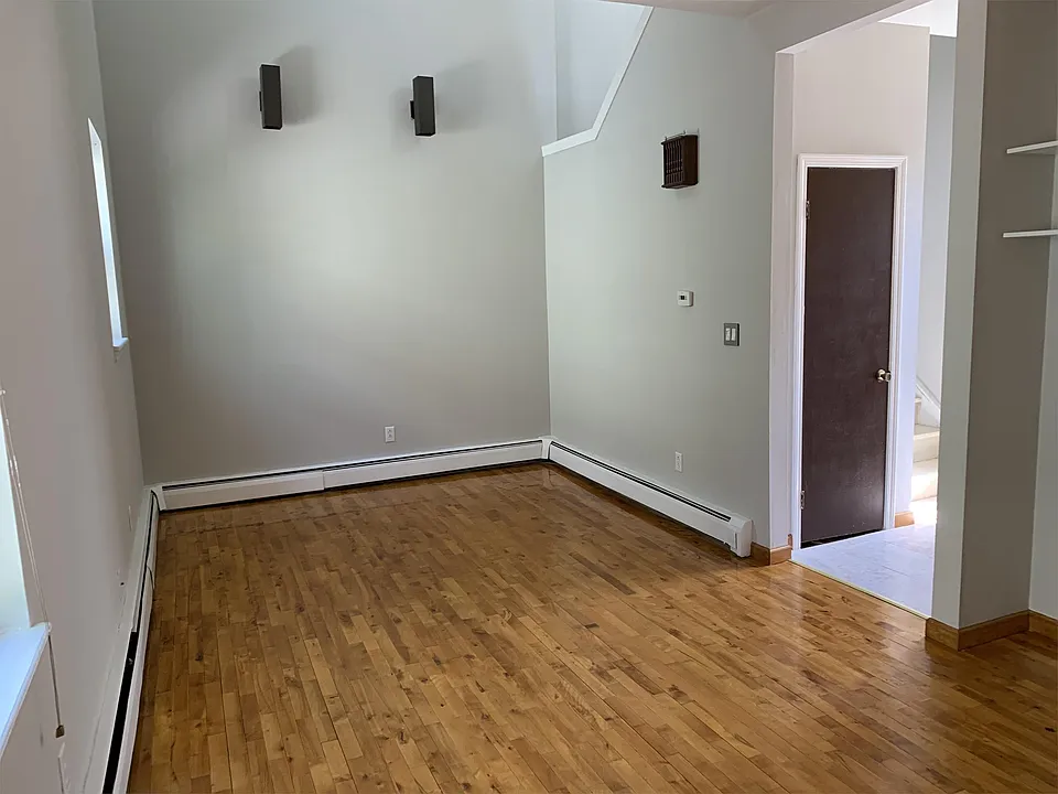 118-126 Cottage St