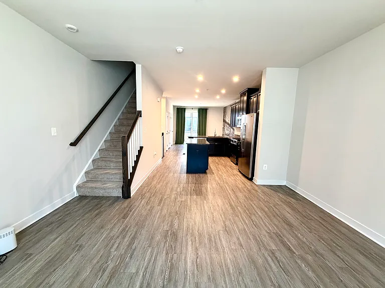 2807 Lewis Ave — Photo 10