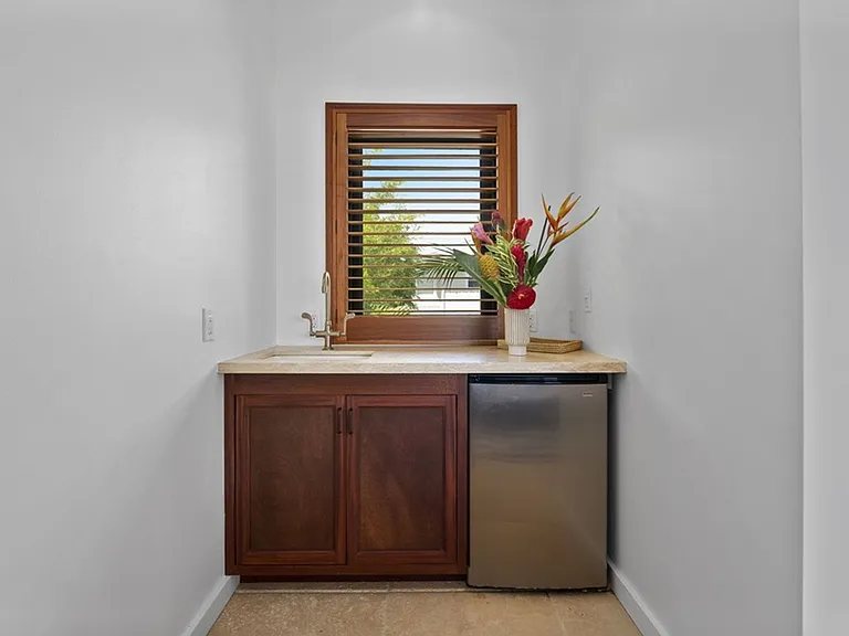 5939 Kalanianaole Hwy — Photo 43