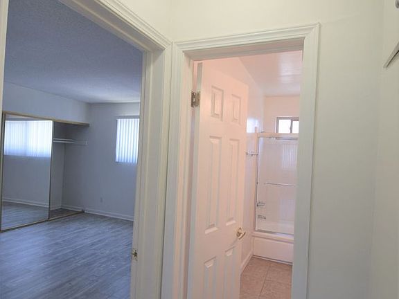 5th image of 11840 Kittridge St APT 27