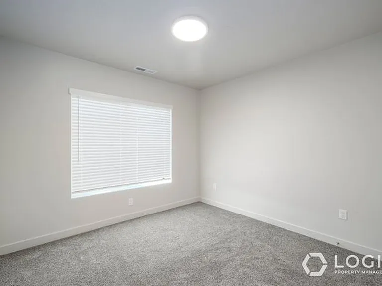 688 E 500 S #111 — Photo 9