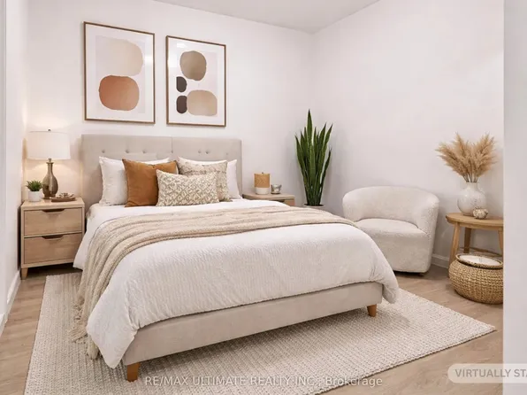 8 Widmer St #515, Toronto, ON M5V 0W6