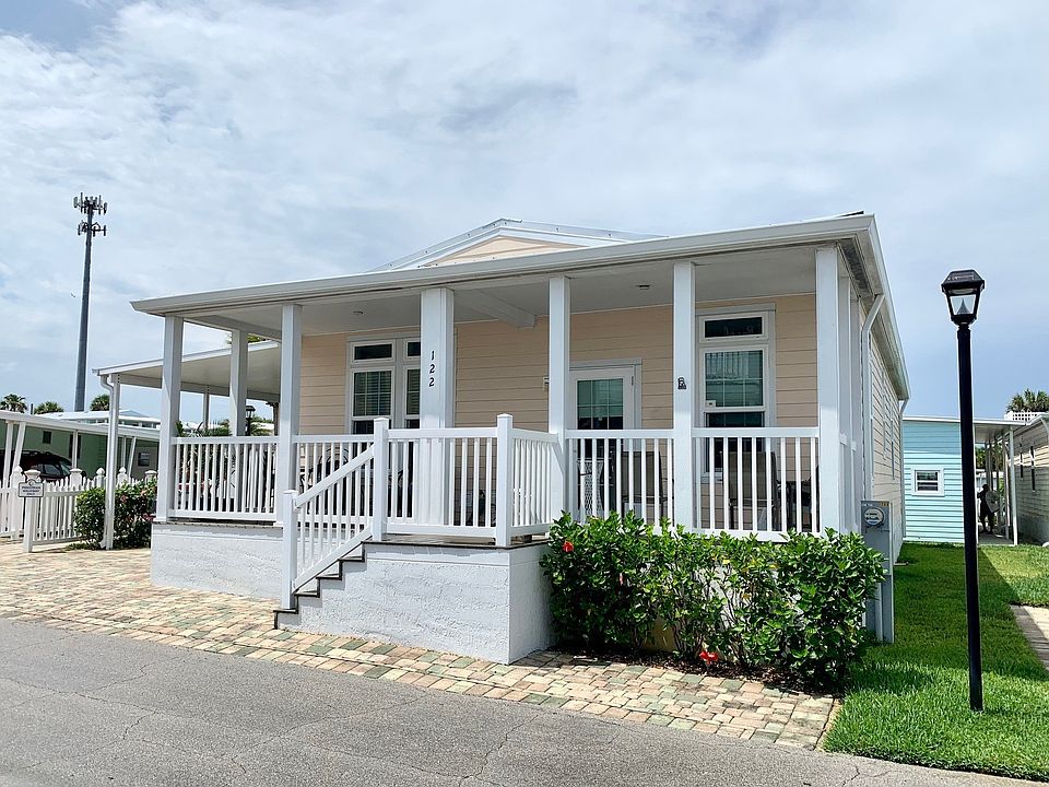 1st image of 122 NE Bay Dr #122