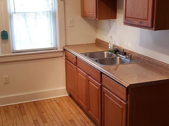 4th image of 10105 Curran Ave #1