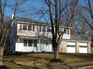 823 Stonybrook Ln, Lansdale, PA 19446