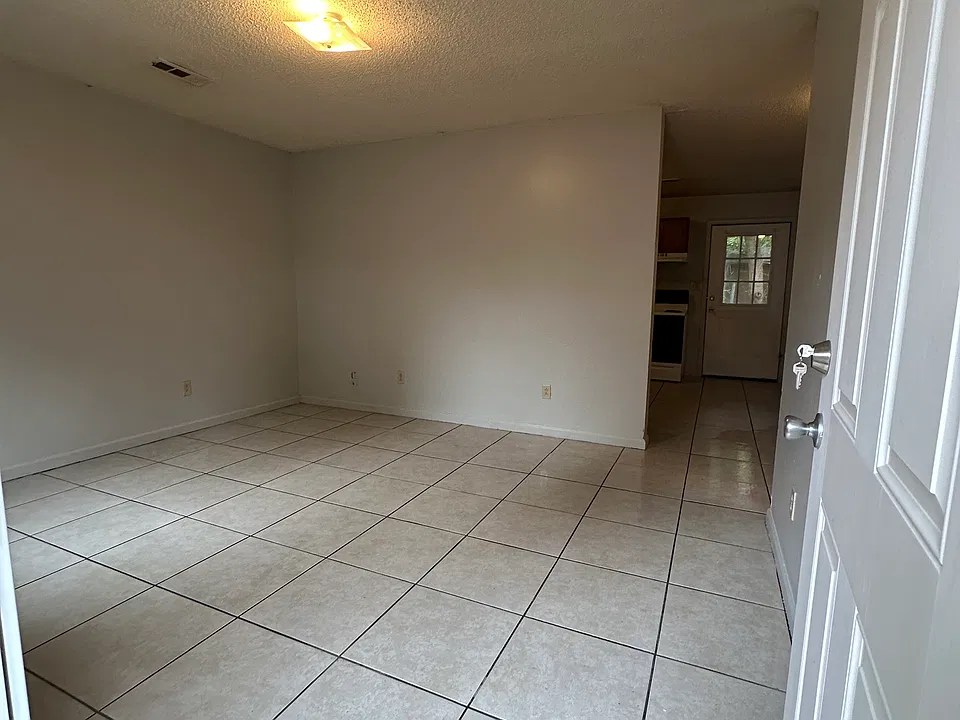 1629 Shelby Dr #2