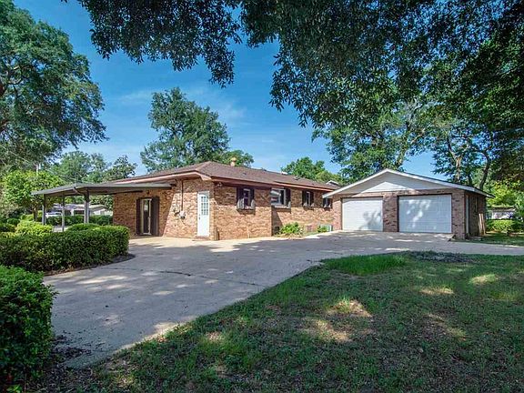 3rd image of 4730 Peacock Dr