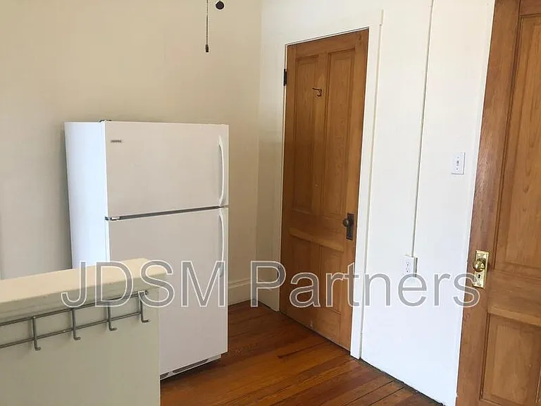 1260 Vine St #1 — Photo 14
