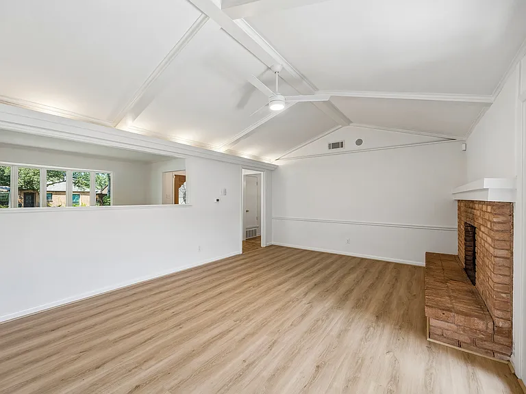3566 Princess Ln — Photo 10