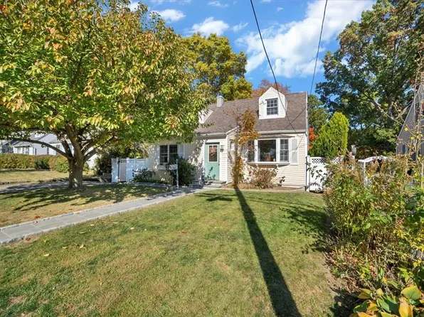 40 Hearthstone Road, Yonkers, NY 10710