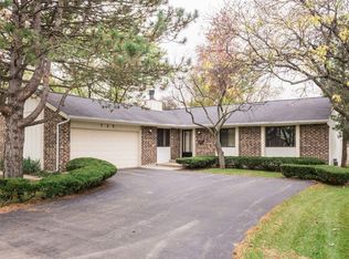 735 E Devon Ave, Roselle, IL 60172