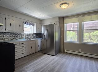 160 Rounds Ave #1, Providence, RI 02907